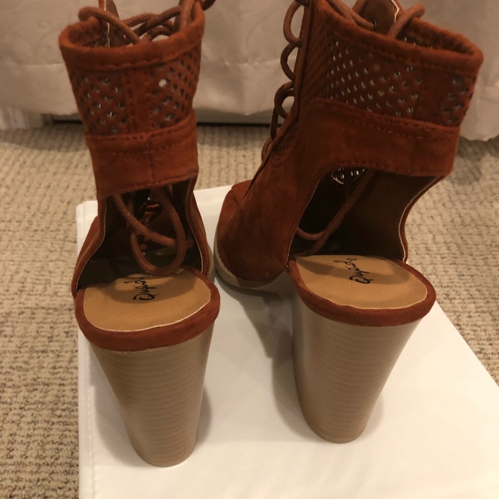 Rust colored Booties - Picture 2 of 3